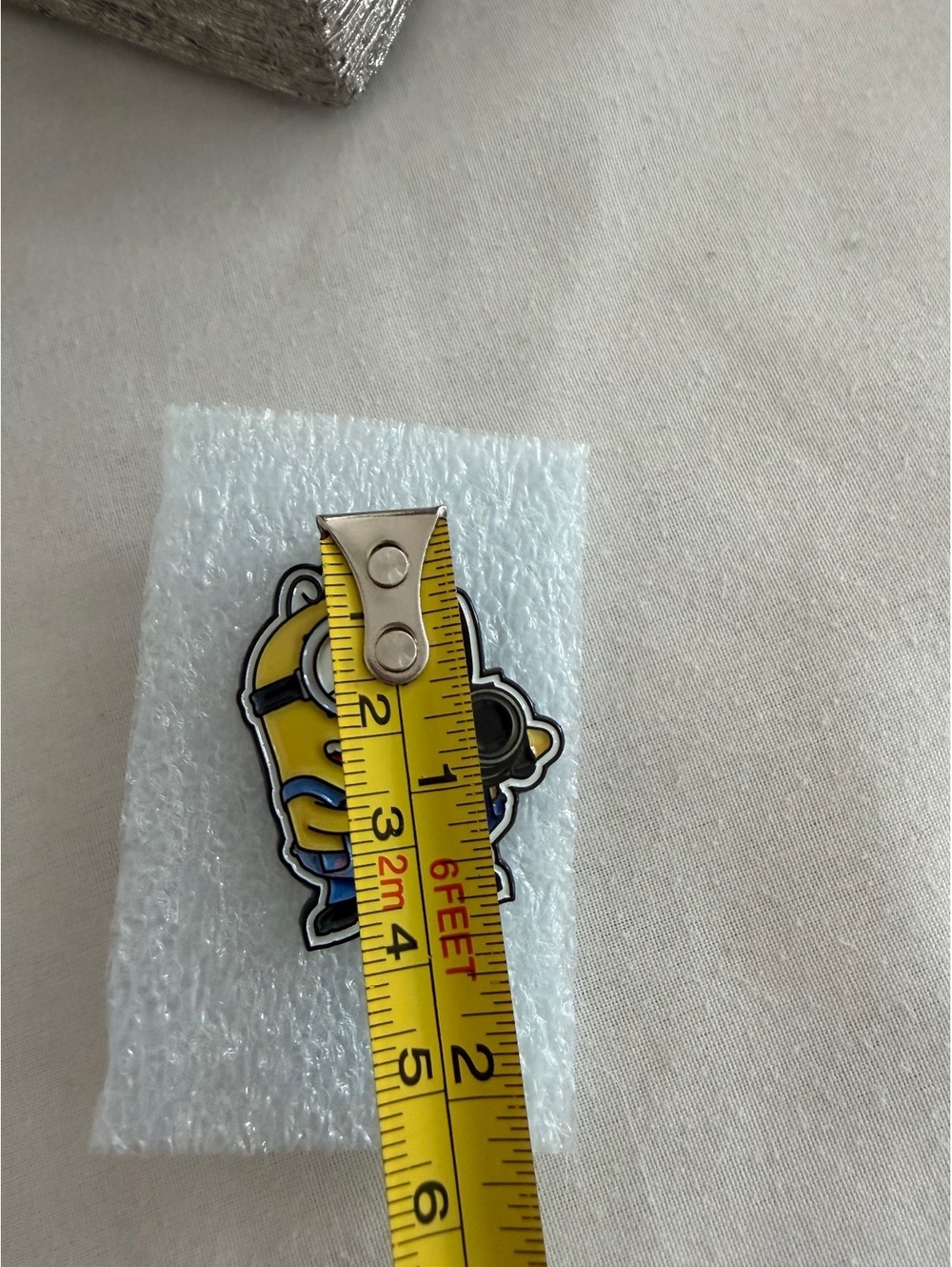 Despicable Me Minion Enamel Lapel Pin Camera Design - Picture 3 of 4